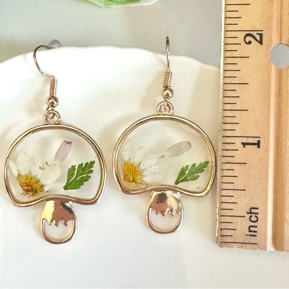 2/$30🌵 Real Dried Pressed Flowers Leaves Mushroom Earrings Daisy Jewelry NEW